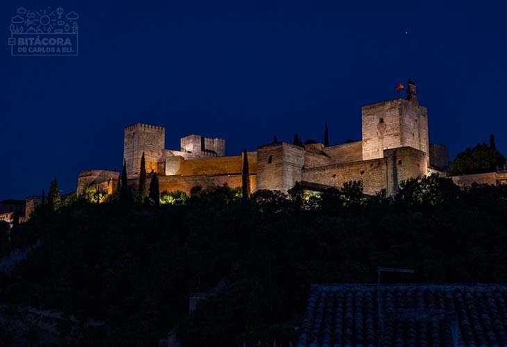 Tour por Andalucía, España (Guía práctica) - Granada alhambra noche