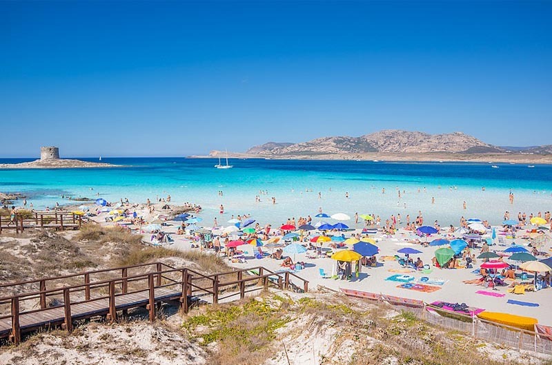 Playa italiana empezará a cobrar debido al exceso de turismo
