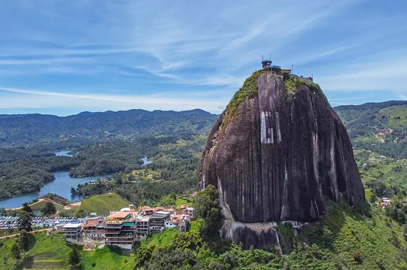  Guatapé y Piedra del Peñol | Drone 4K