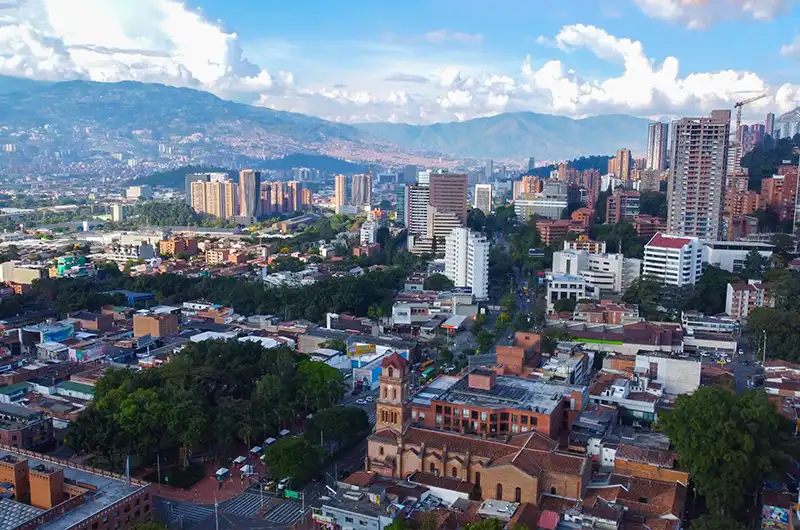 Medellín Colombia 🌸 7 consejos para visitarla